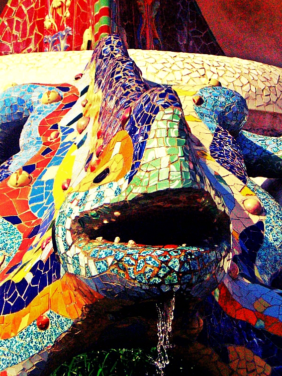 barcelona park güell salamander