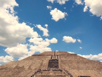 Pyramid of the Sun Teotihuacán