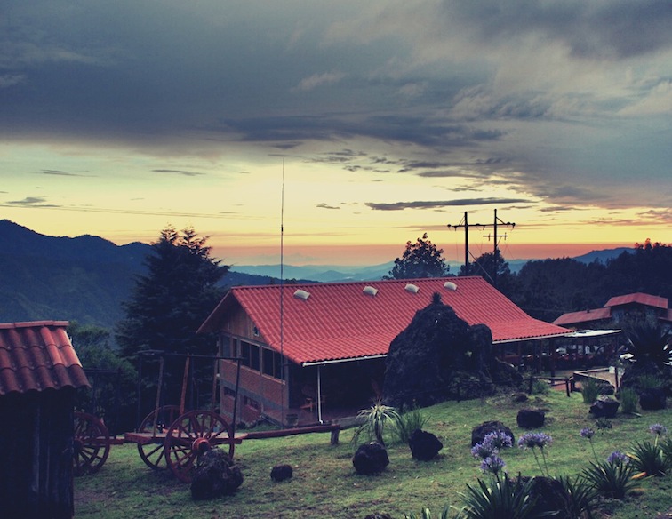 La Puesta del Sol San José del Pacífico