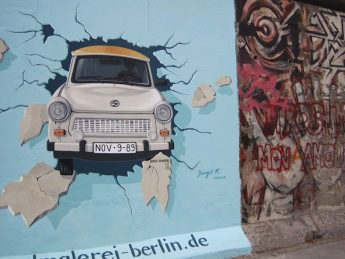 Trabant in East Side Gallery Berlin